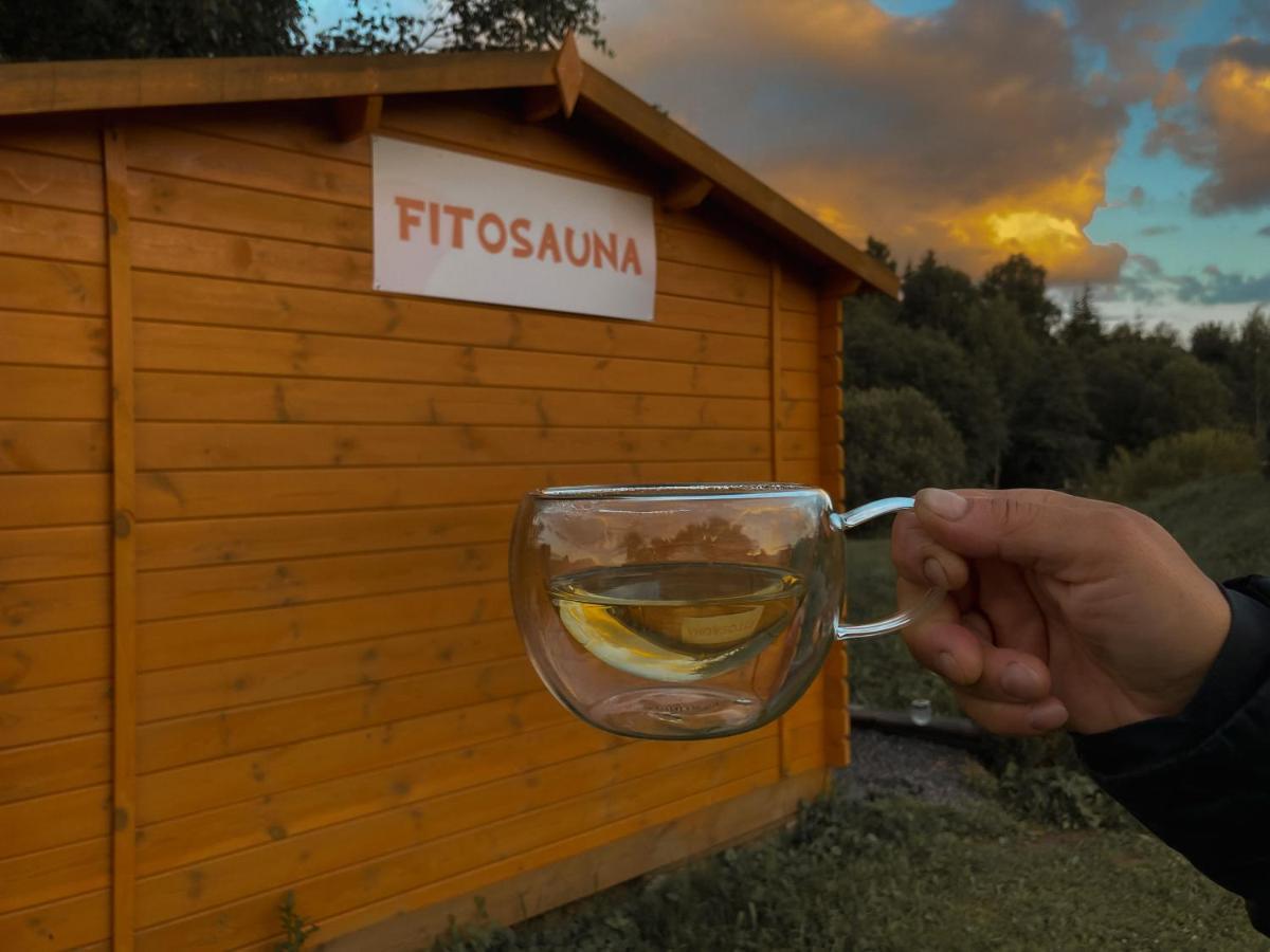 Starp Debesim Un Zemi Vendégház Krāslava Kültér fotó